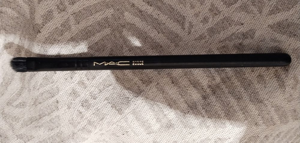 Кисть косметическая MAC