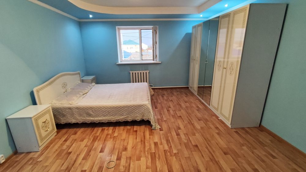 Продается спальный гарнитур