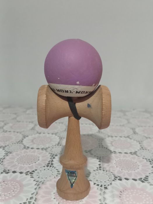 Vând Kendama Krom Pop Mov