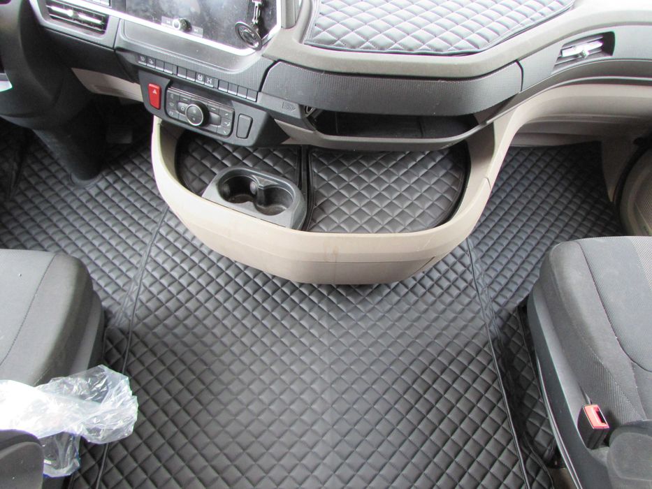 Стелки за камион Даф DAF XG 106 2021+ EURO 7 под 2 нива Еко кожа