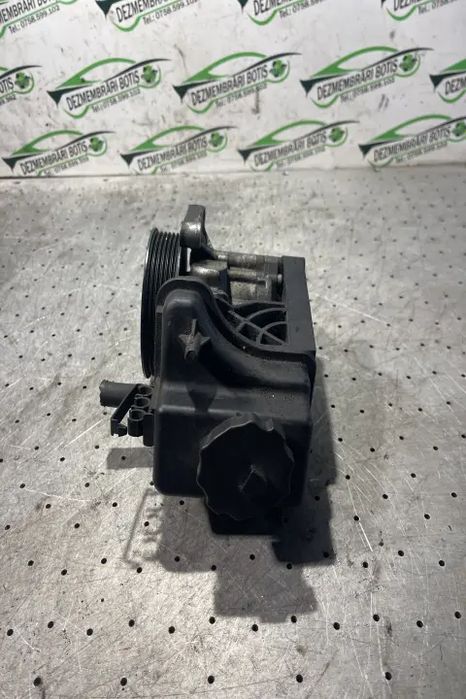 Pompa servodirectie mecanica Mercedes-Benz E-Class 2010