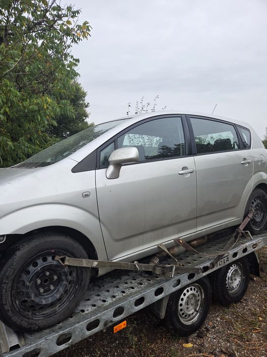 Toyota Coroola Verso 2.2 dizel 136