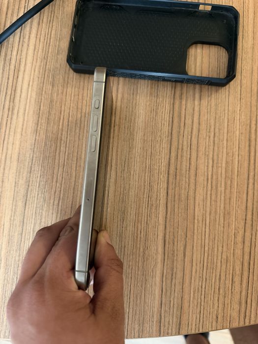 Vand iPhone 15 Pro Max