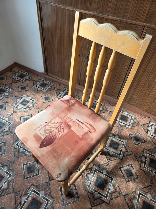 Кухненска дървена маса с 4 стола