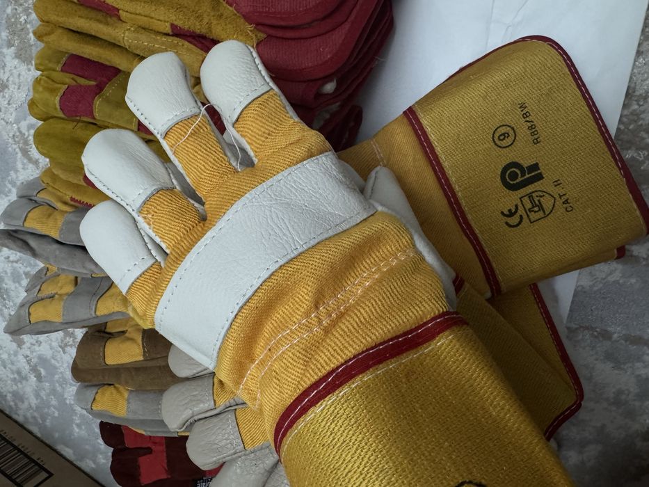 Рабочие перчатки