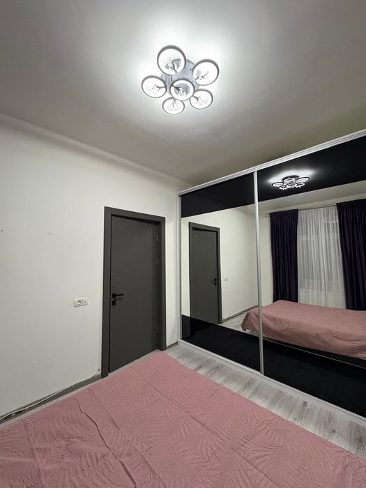 Închiriez apartament