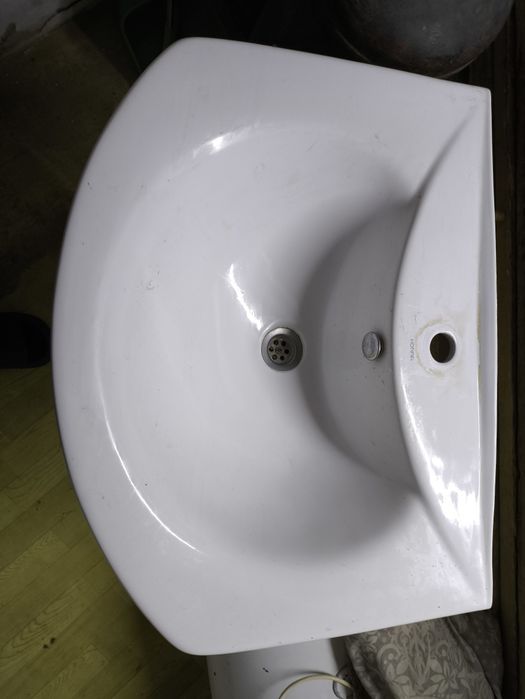 Раковина со стойкой