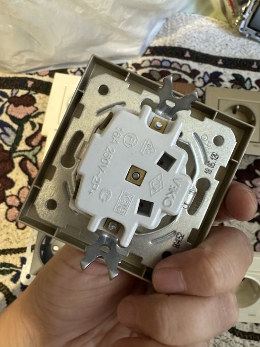 Продам розетки разные