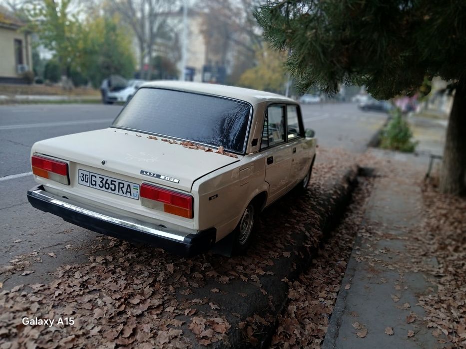 Lada 2107 jiguli sotiladi