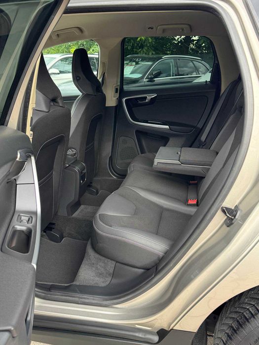 Volvo XC60 2.4 D 163 CP 4x4 Automata 2013 Garantie 12 luni