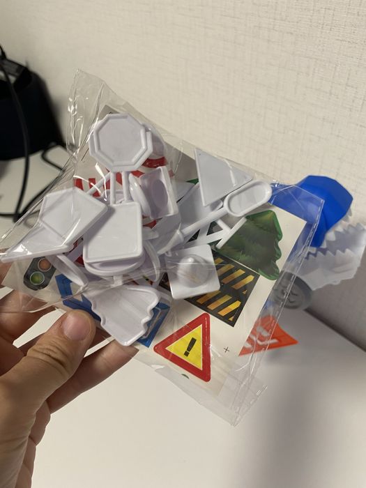 Дино камион и 3 колички - 2 в 1- писта, автовоз