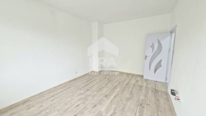 Продава се Двустаен апартамент в Варна, Младост 2 - 44 кв.м за 2612 €/кв.м - Снимка #2