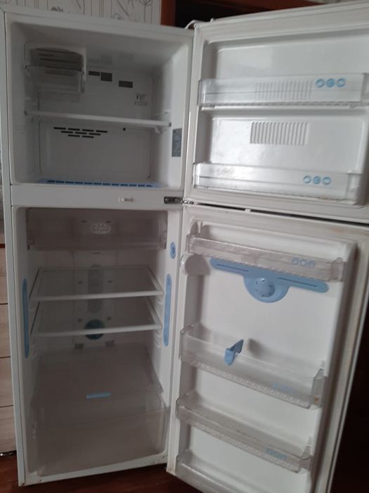 Холодильник LG  в отличном состоянии