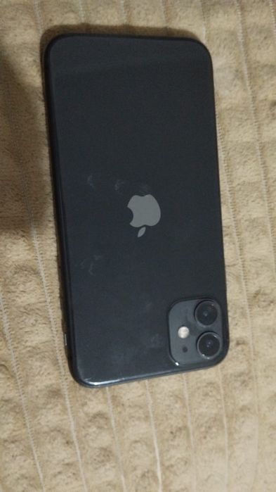 Продам айфон 11 на 128гб