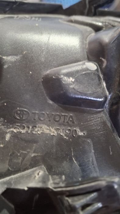 Накладки на ПТФ Toyota Hilux