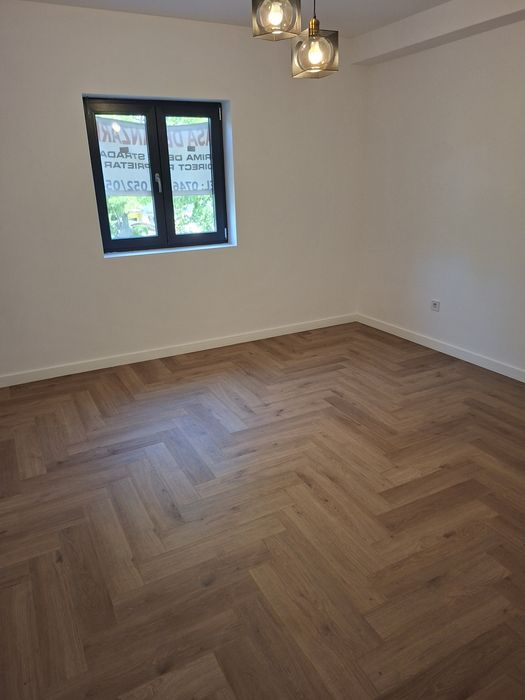 vand casa px1 4 camere din caramida