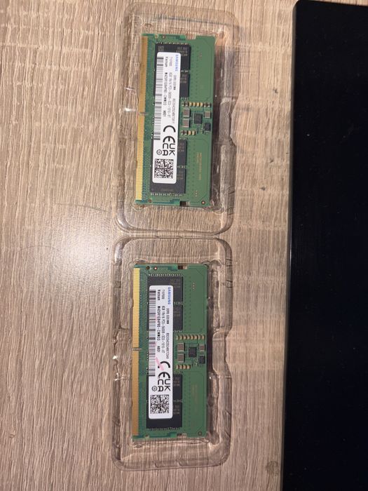 16GB RAM laptop (2x8GB) DDR5 Samsung – stare excelentă