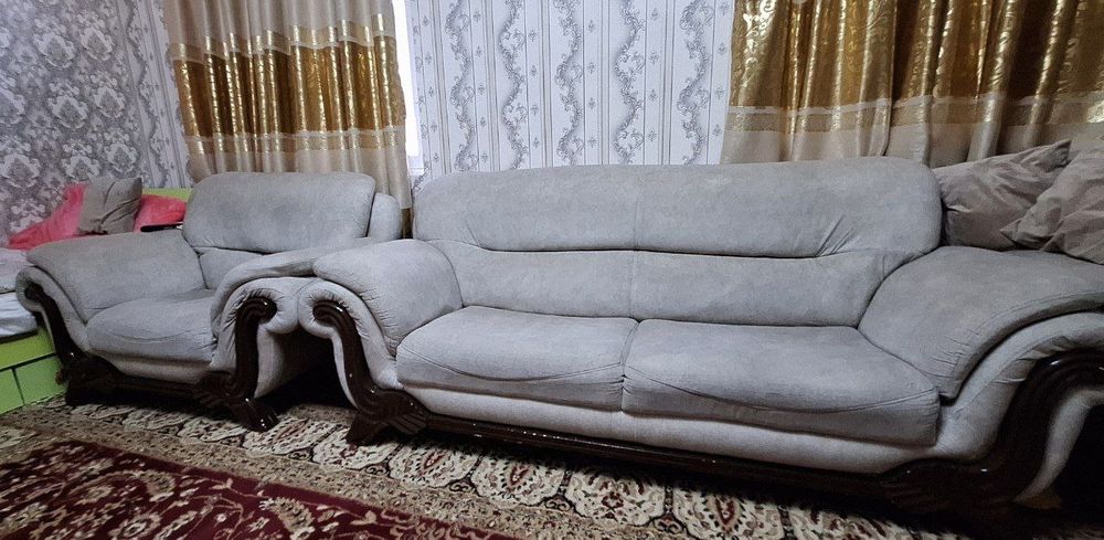 Кресласи билан сотилади