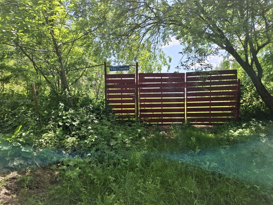 Oferim spre  vanzare teren de 5000 m.Dintre acestia 1000 m ,intravilan perfect pentru casa ta de vis sau o cabana de weekend .