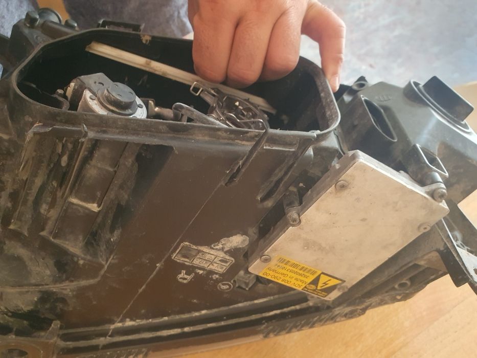 Audi a6 ф4 оригинален десен фар