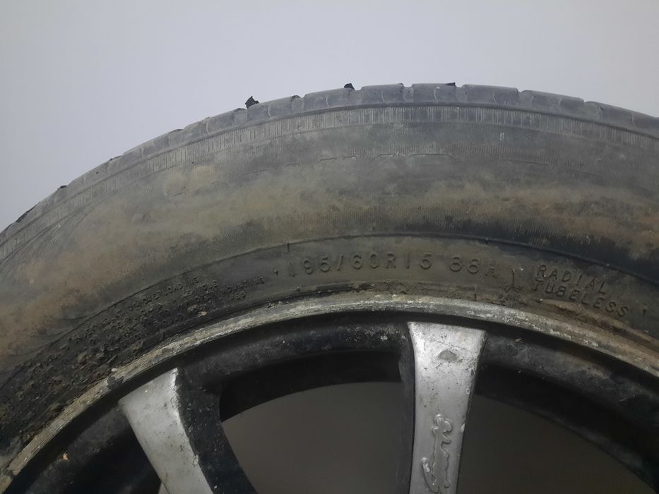 Продам диски r15 ниссан  4.114.3