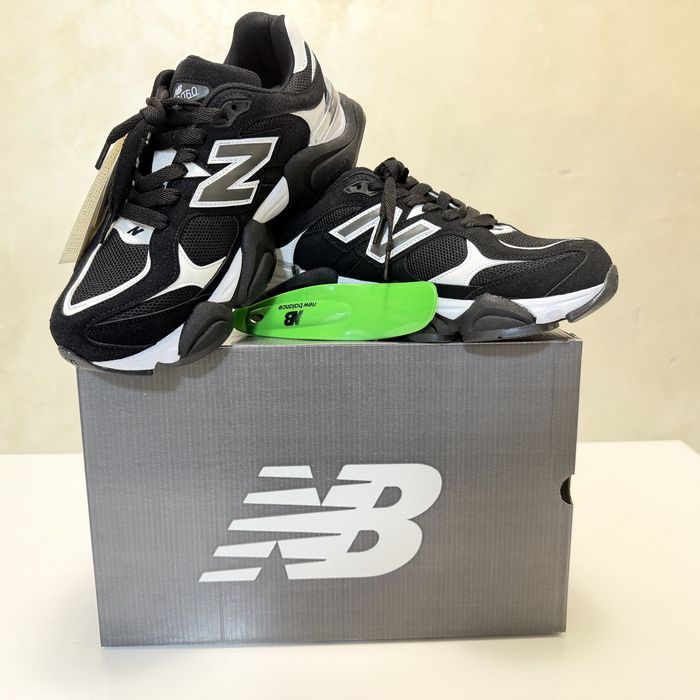 Adidasi New Balance 9060