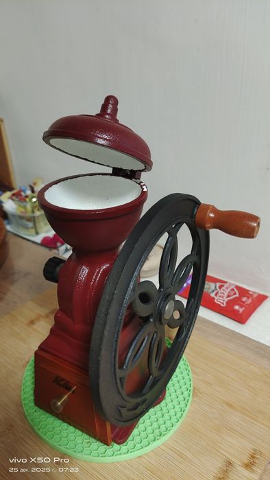 Продам винтажную мельнитцу