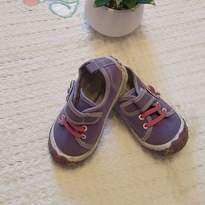 Продам кедики на девочку