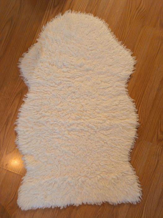 Covoraș blăniță alb