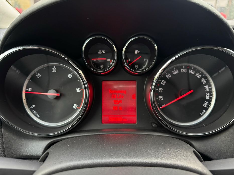 Opel Astra Edition Facelift 2014