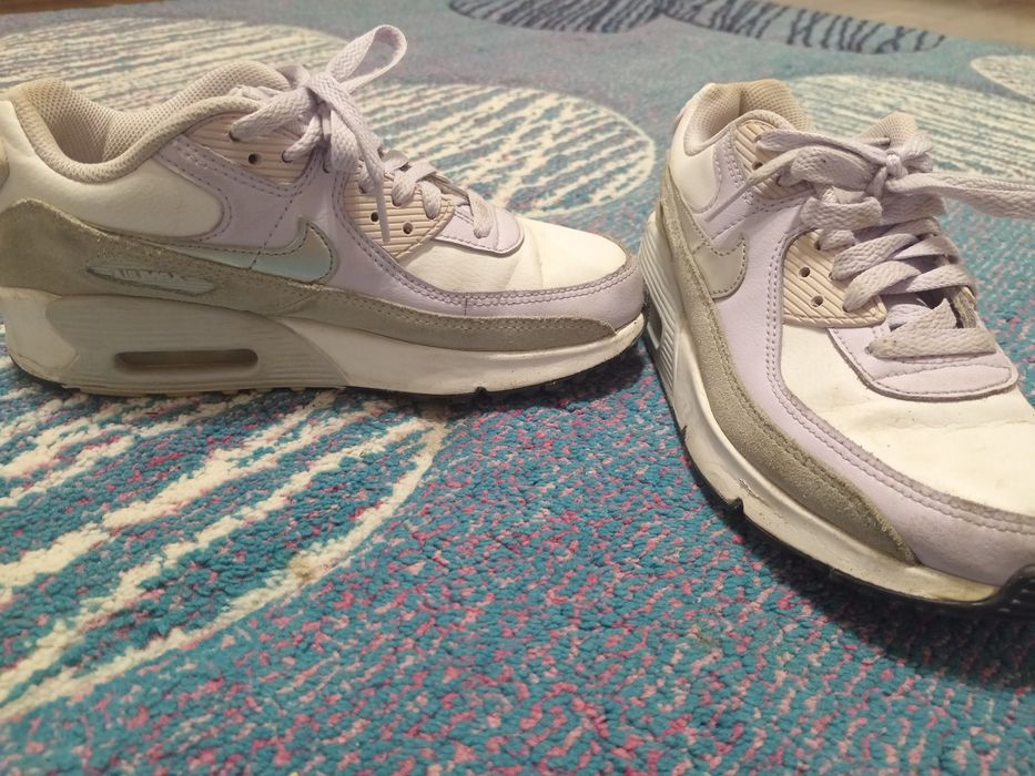 Încălțăminte nike și jordan