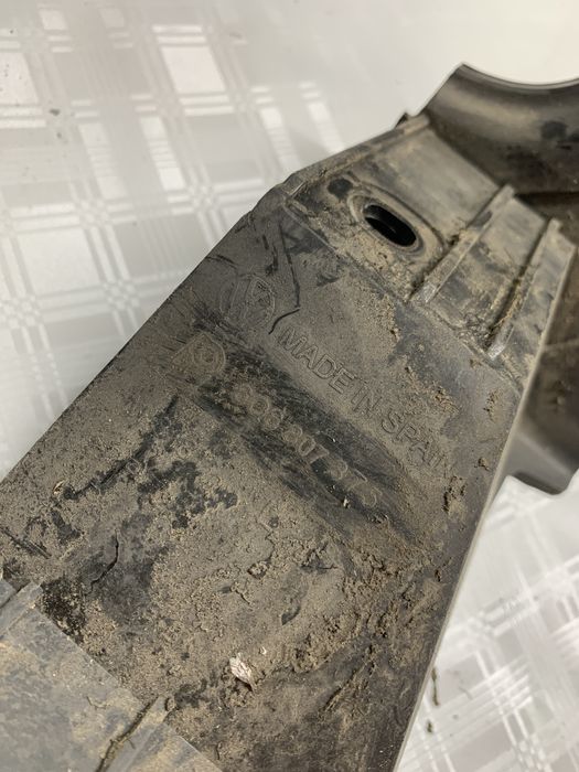 suport dreapta bara spate  volkswagen polo - motorina 2008