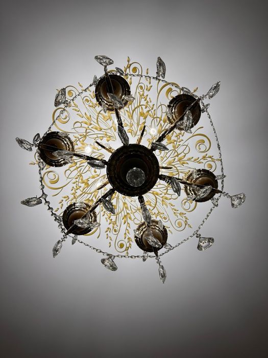 Продаётся люстра