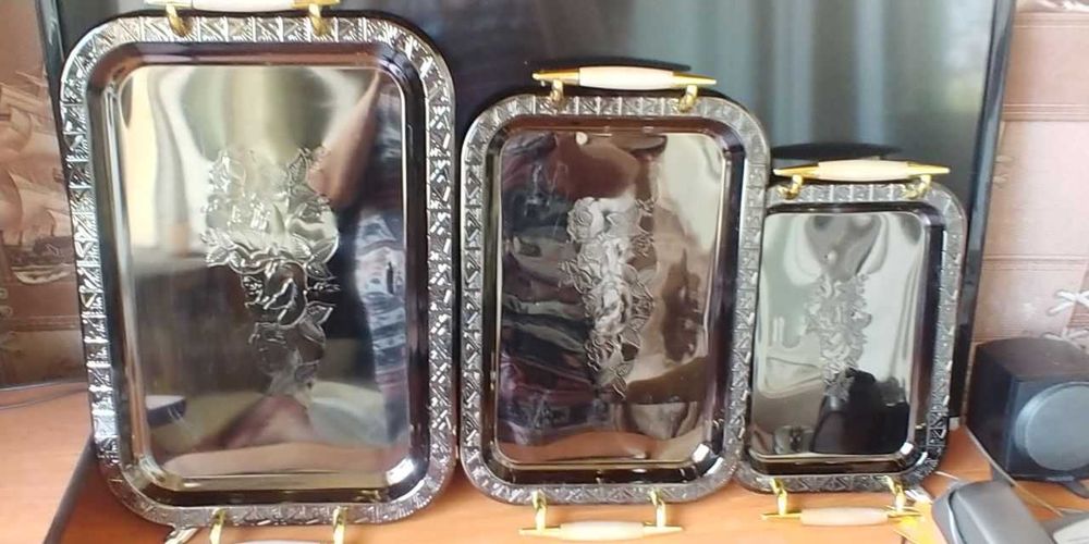 Подносы их тонкого металла производство Израиль - 3шт. Новые