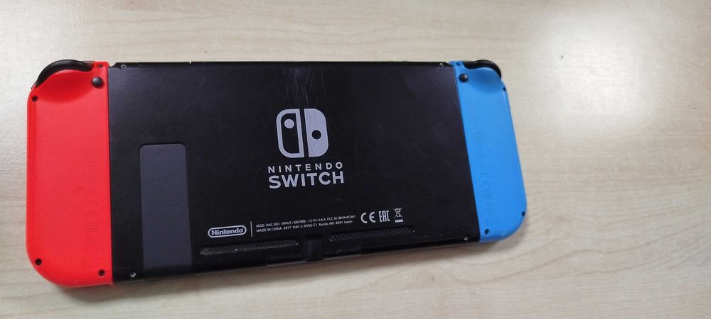 Nintendo Switch + 3 игри