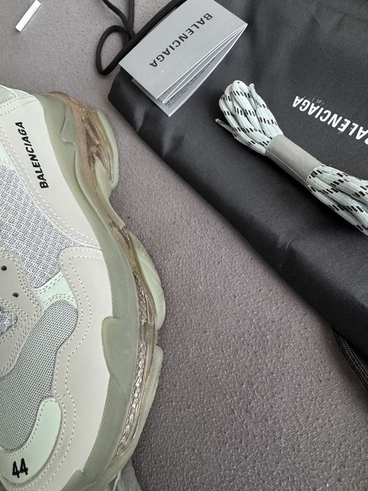 Balenciaga triple s clear sole