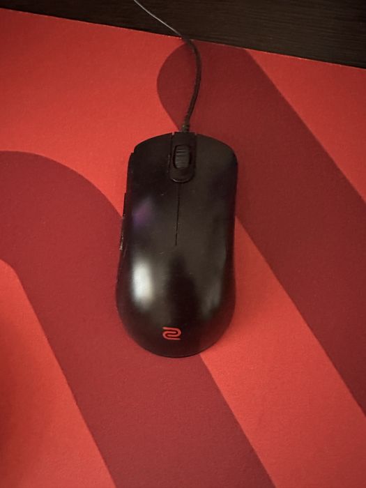 Продам игровую гарнитуру: наушники(hyper x2)