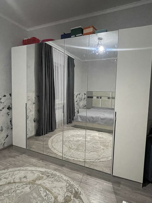 Продам шкаф кровать и тумбочку