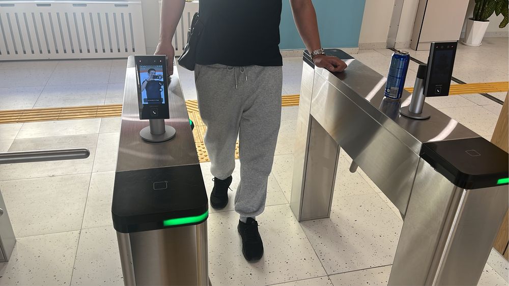 Установка турникета и face id