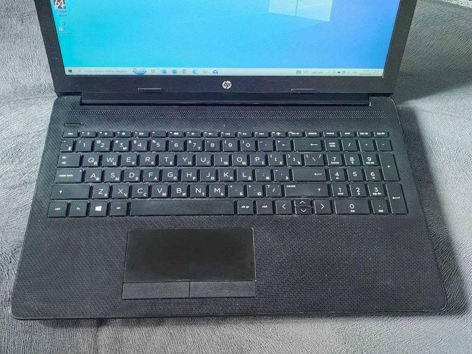 Ноутбук HP Laptop model 15
