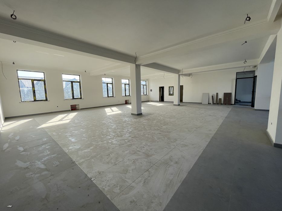 Нотурар бино СОТИЛАДИ