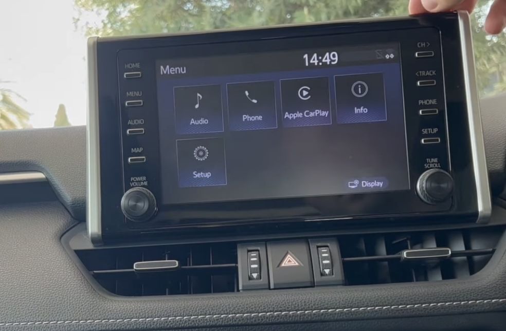 Activare Apple CarPlay și Android Auto pentru Toyota si Lexus