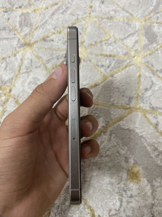 Iphone 15 pro titan