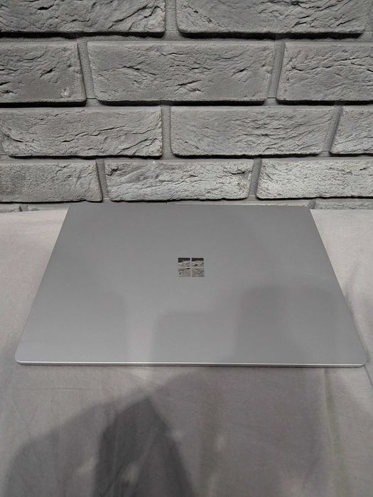 Surface laptop 5