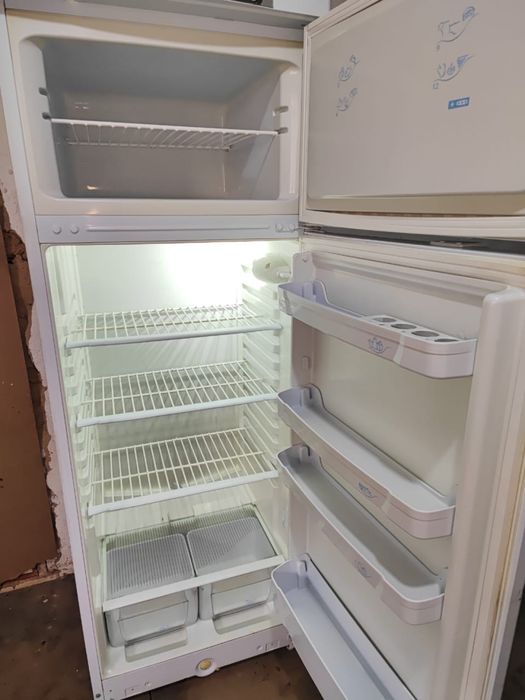 Холодильник рабочий