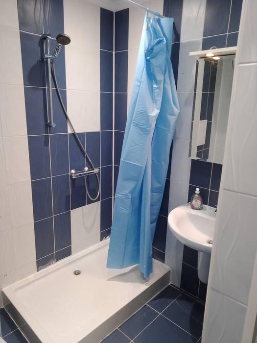 Едностаен, под наем, Център