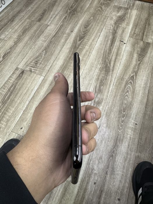 Iphone  xs max srochni sotiladi karopka dakument bot