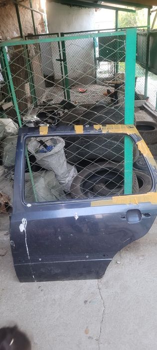 Продается двери от гольф 2 гольф 3 и стекла