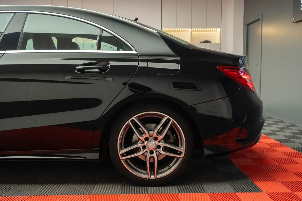 Mercedes-Benz CLA 200 Mercedes-Benz CLA 200D AMG LINE