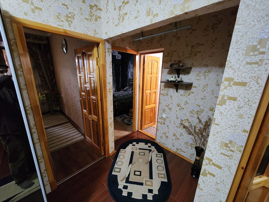 Продаётся квартира
Отдельный вход 
Спец план
Сергелийский район
Массив